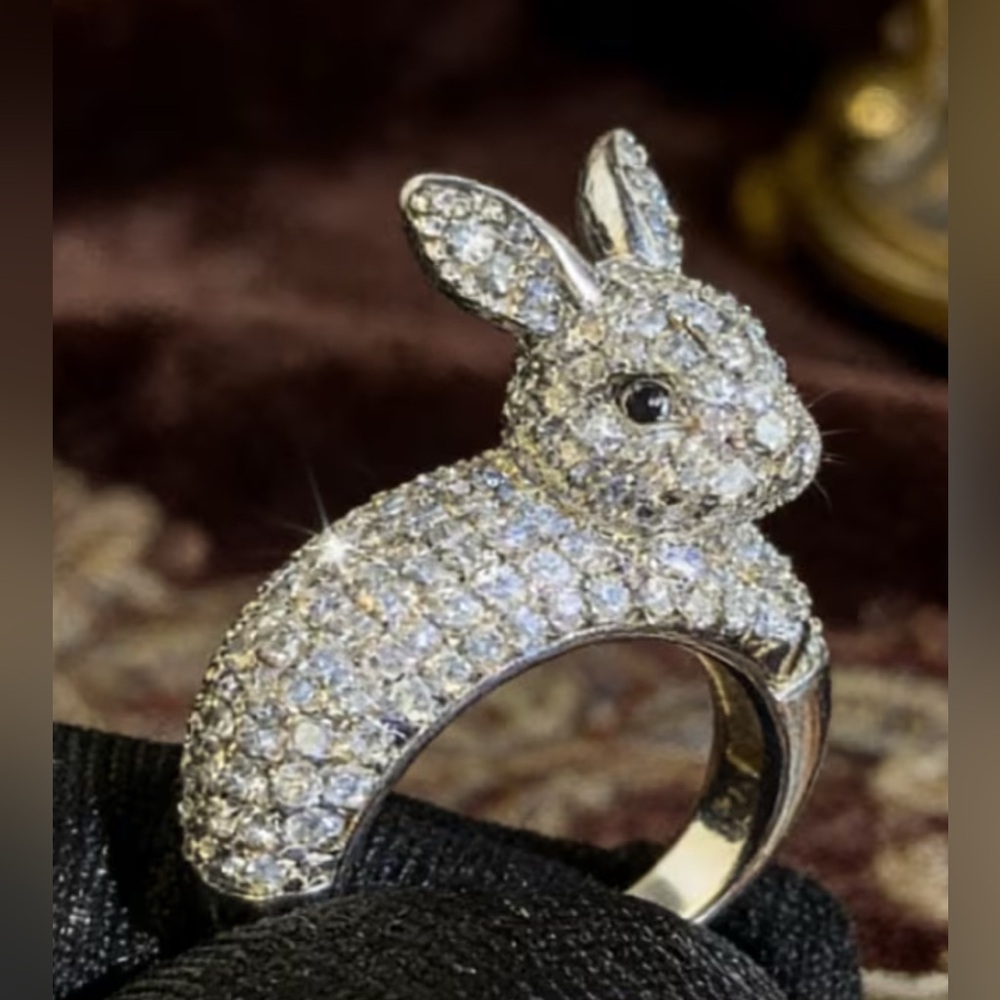 New Sparkling Rabbit Ring - Picture 2 of 9